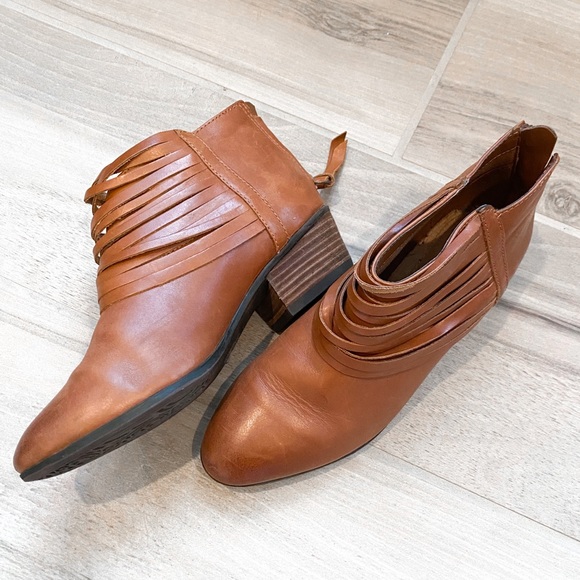 Clarks Shoes - Brown Leather Clark’s Soft Cushion Booties